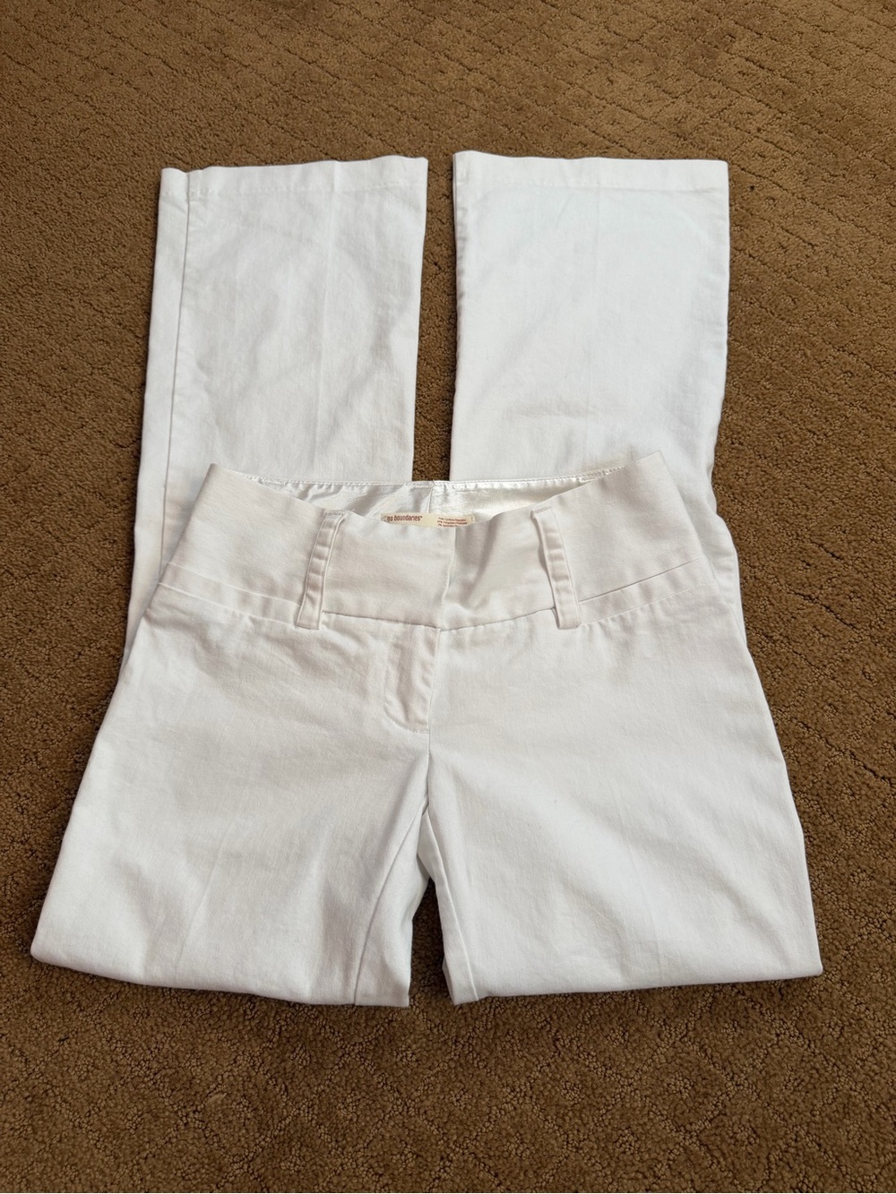 No Boundaries White Mid Rise Bootcut Dress Pants Juniors Size 1 Y2K